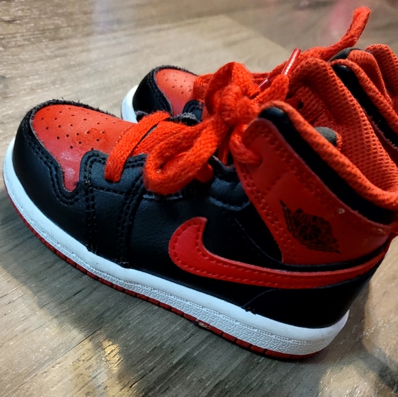 Nike Air Jordan 1 Mid TD 'Alternate Bred' size 6C - Picture 3 of 5